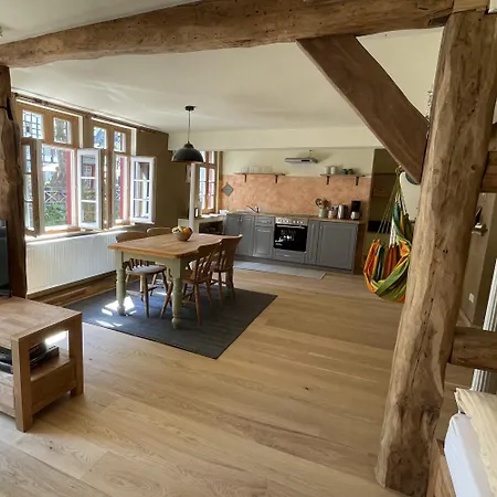 Am Fluss Im Haus An Der Rur