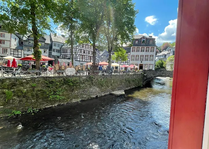 Am Fluss Im Haus An Der Rur